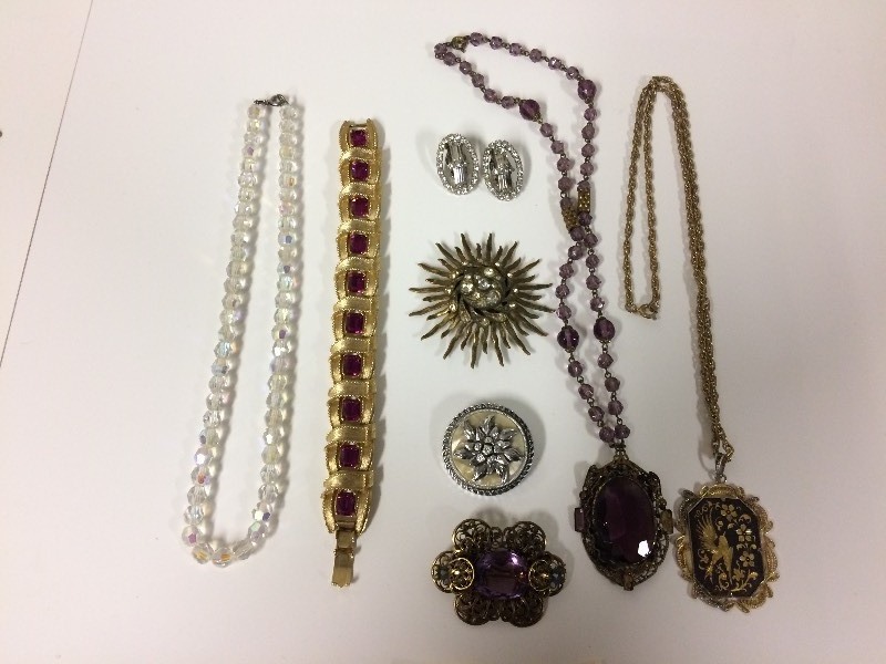 Vintage Jewelry Necklaces Bracelets Earrings BroochesPins