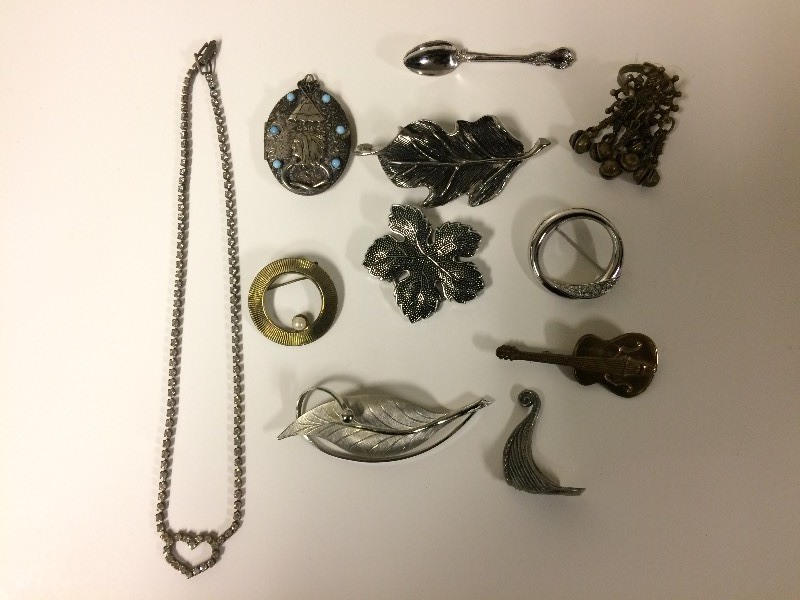 Vintage Jewelry Necklaces BroochesPins Ring