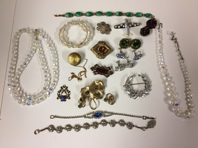 Vintage Jewelry Necklaces Bracelets Earrings BroochesPins