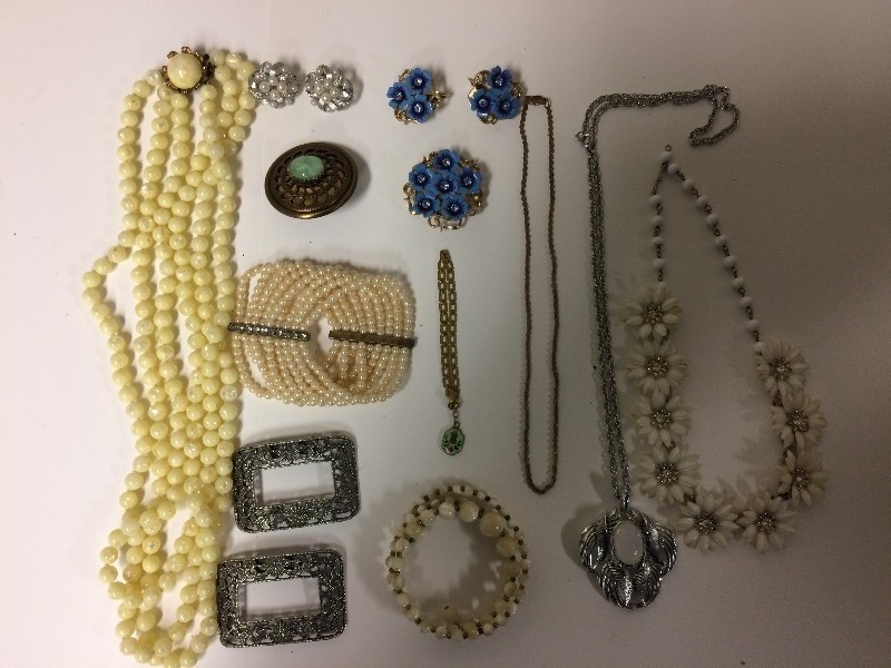 Vintage Jewelry Necklaces Bracelets Earrings Pins Shoe Clips