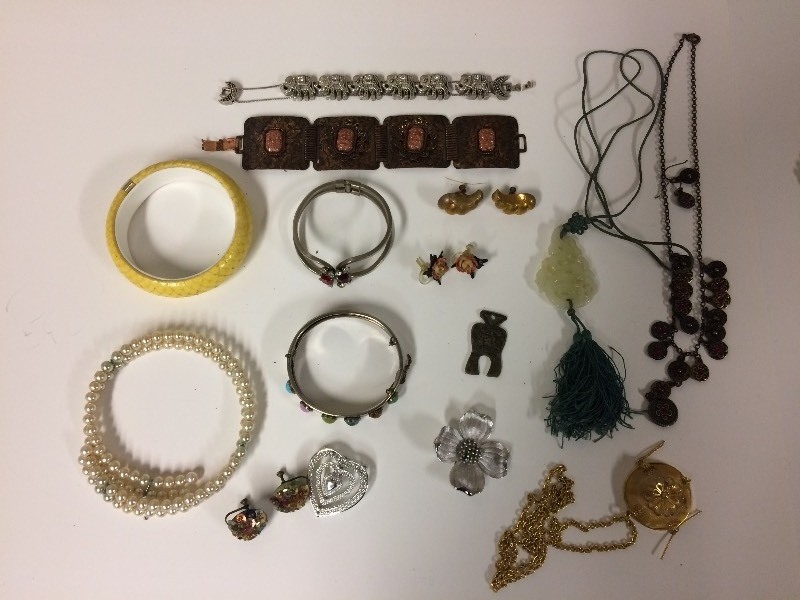 Vintage Jewelry Necklaces Bracelets Earrings BroochesPins