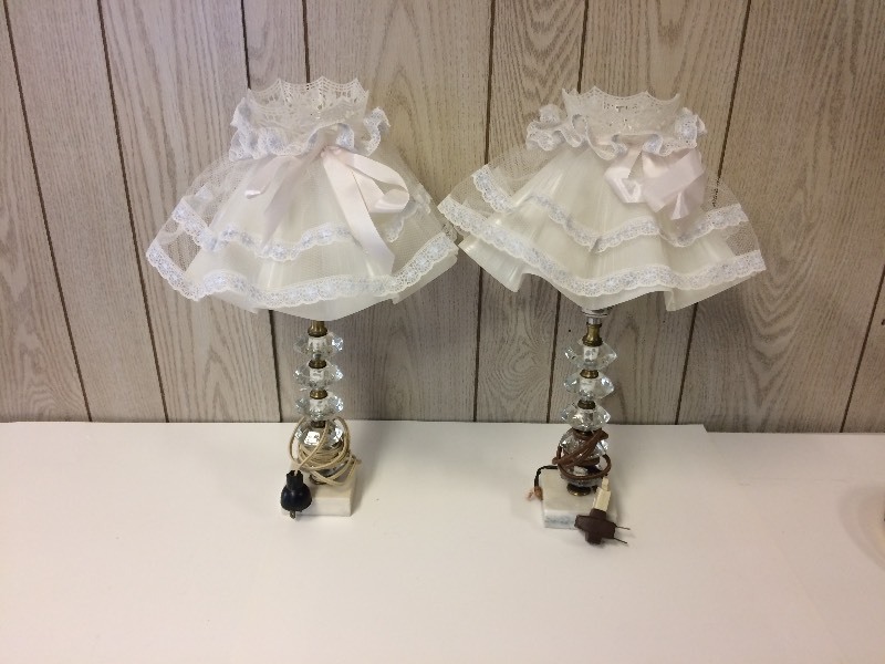 2 Vintage Vanity  Dresser Lamps