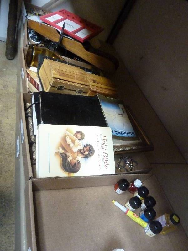 lot 306 image: Shelf Lot