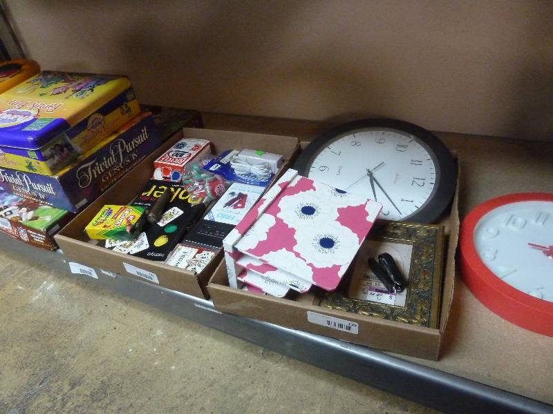 lot 309 image: Shelf Lot
