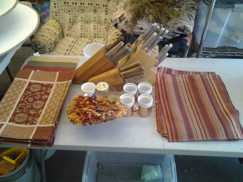 lot 8 image: Chicago Cutlery & Other Brands Knives & Blocks, Ceramic Lined Copper Mugs, Assorted 12 Placemats &12 Napkins