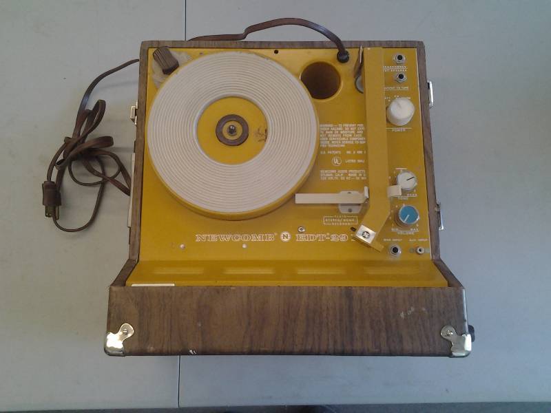 lot 12 image: Vintage Newcomb Audio Products-Portable Record Player