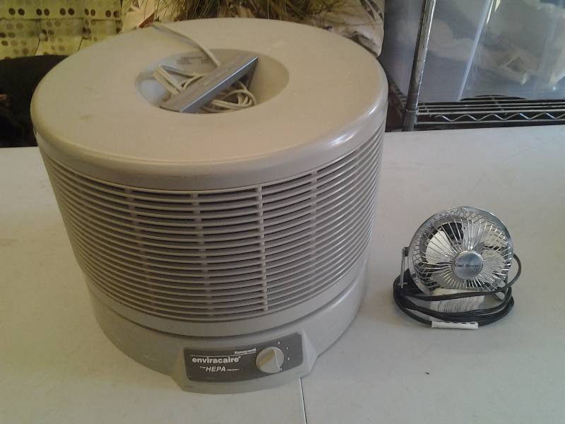 lot 15 image: Honeywell Enviacaire Hepa Filtration, Small Fan, Air Purifier