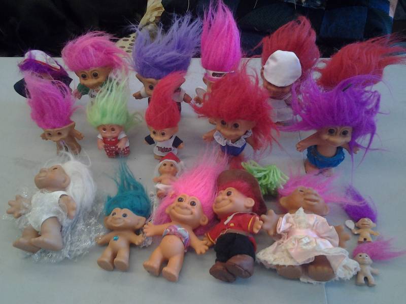 lot 16 image: Collection Of Vintage Trolls From 1980s
