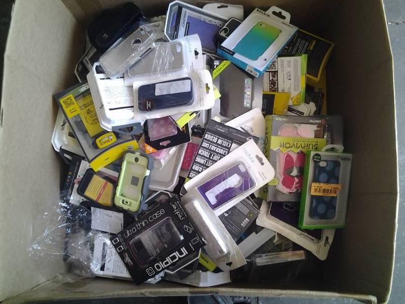 lot 33 image: I-Phone Box 4 & 5 Cases (Mostly)