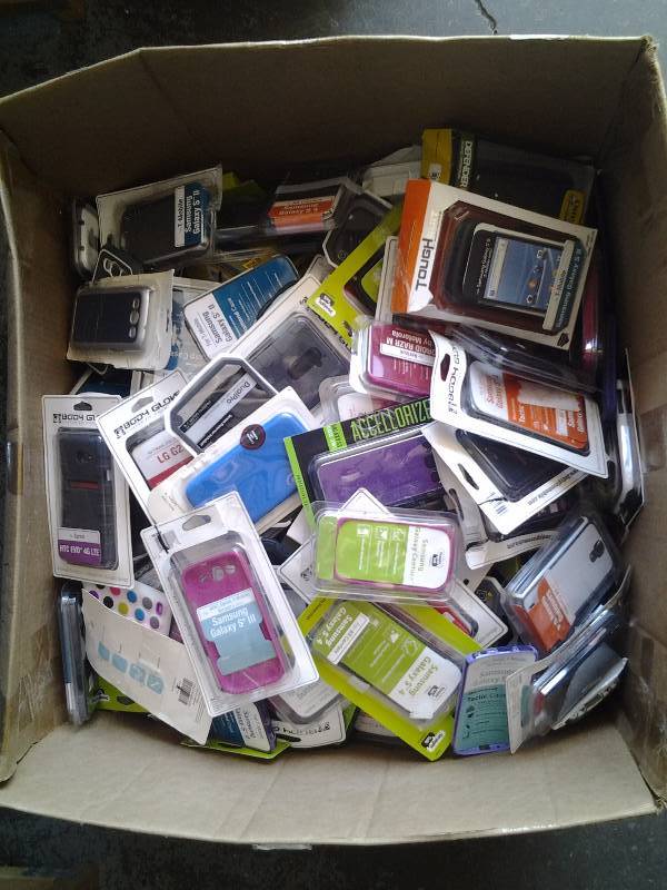 lot 34 image: Box Android Cases