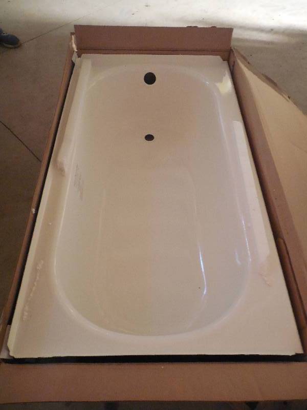 Bootz Industries Kona 4-12 ft. Right Hand Drain Soaking Tub in White