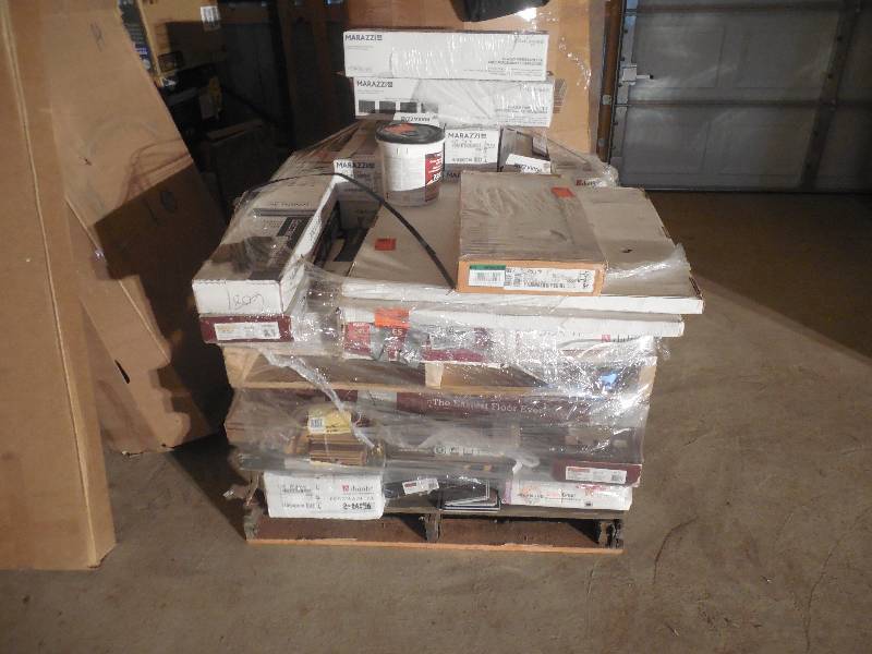 PALLET LOT OF FLOORING