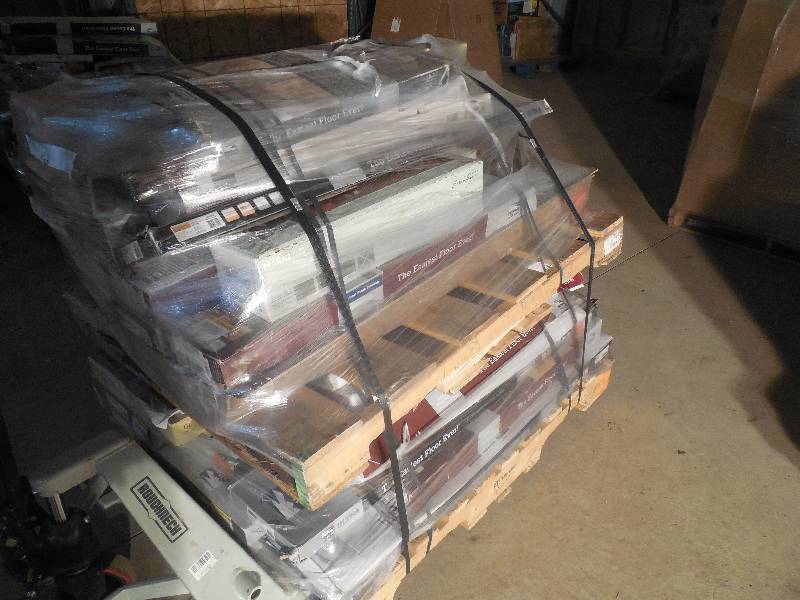 PALLET LOT OF FLOORING
