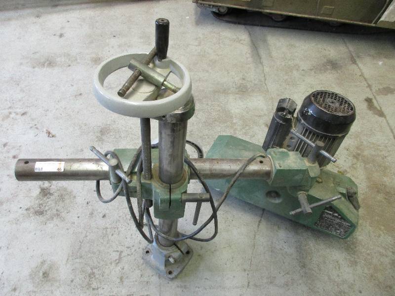 lot 46 image: delta power feed and bracket