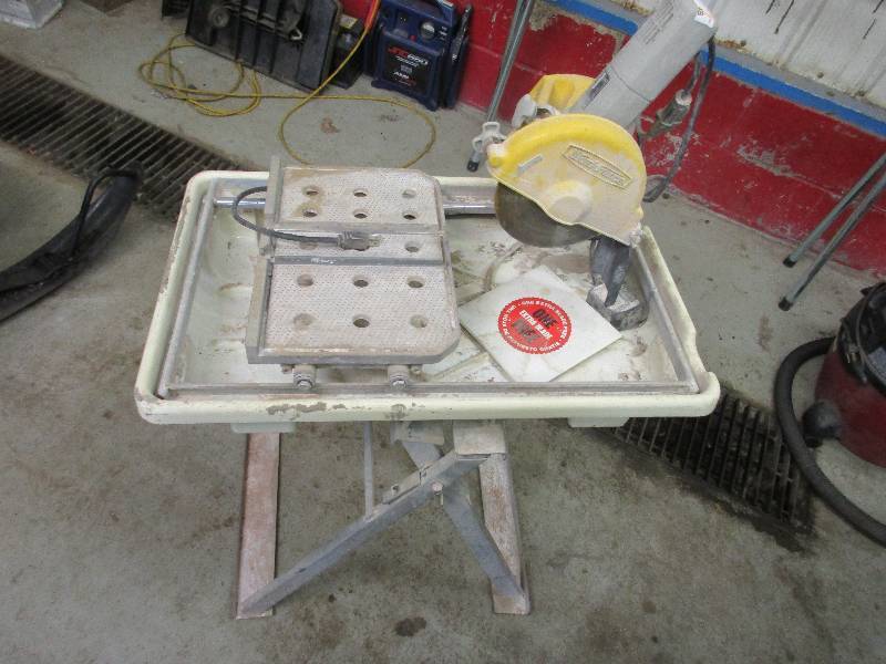 lot 48 image: tile saw and stand workforce CTC850