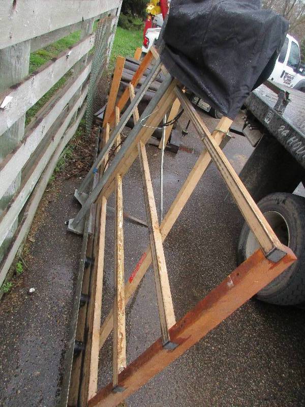 lot 53 image: panel saw w Milwaukee saw