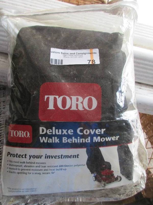 lot 78 image: Toro deluxe cover for push mower