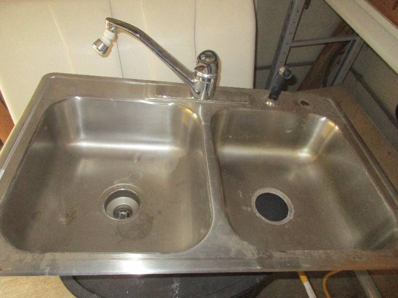 lot 83 image: stainless steel sink