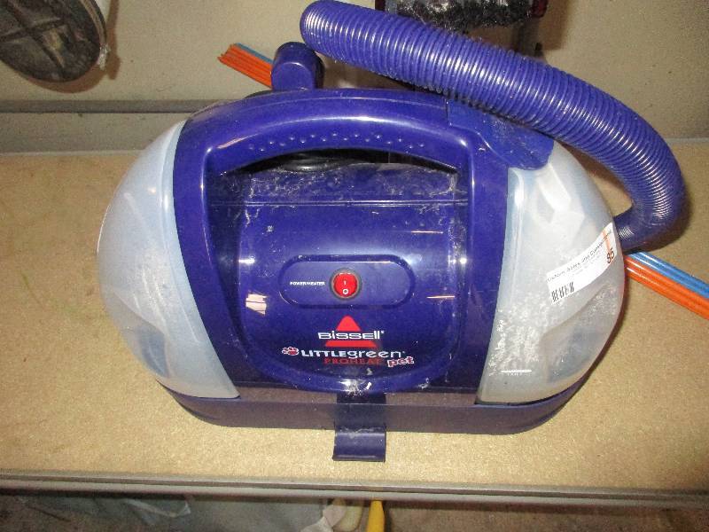 lot 85 image: Bissell little greed pro heat pet - carpet shampooer