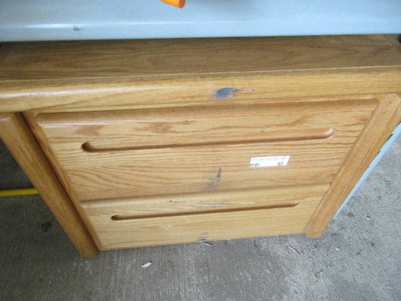 lot 87 image: 2 drawer wood stand w nice rolling drawers
