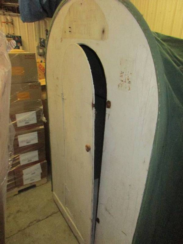 lot 92 image: portable ice house - in good shape - homemade