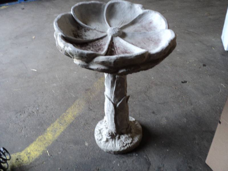 cement bird bath, base needs adjust...