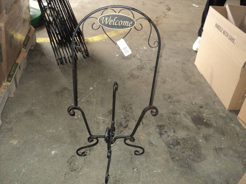 welcome planter holder, 30 in tall...