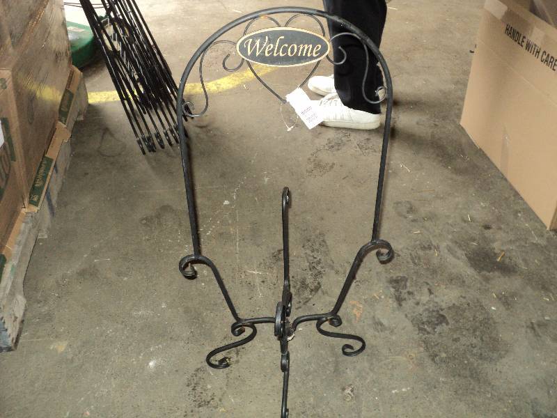 welcome planter holder, 30 in tall...