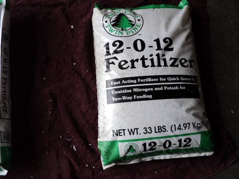 twin pine fertilizer, 33 lbs, 12-0-...