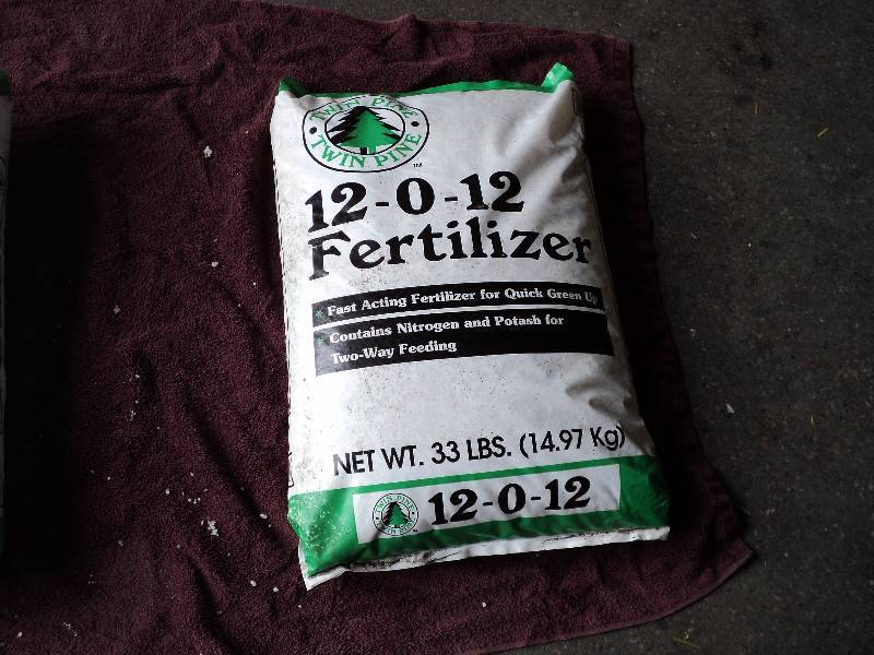 twin pine fertilizer, 33 lbs, 12-0-...