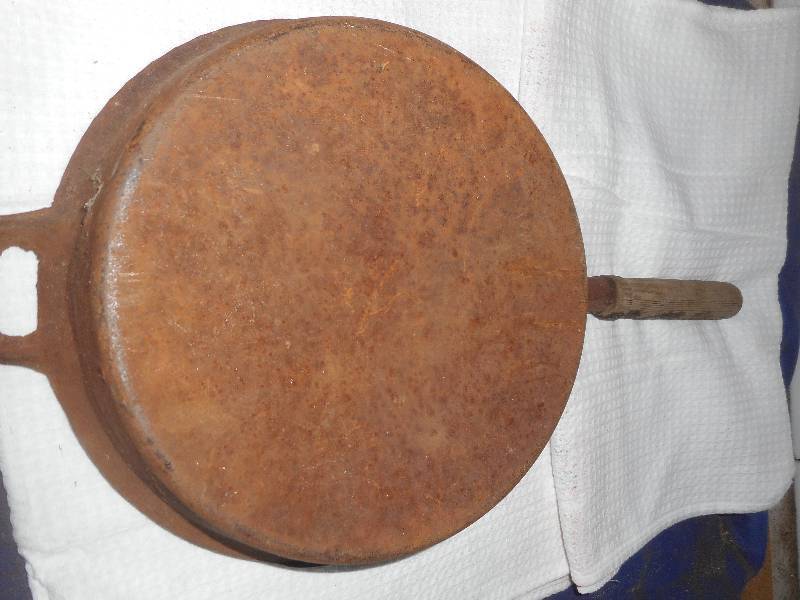 ANTIQUE FRYING PAN