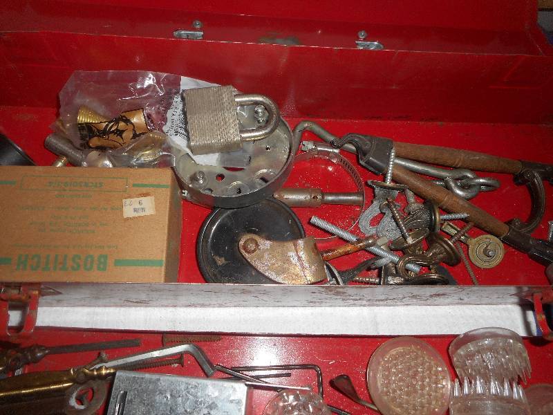 METAL TOOL BOX