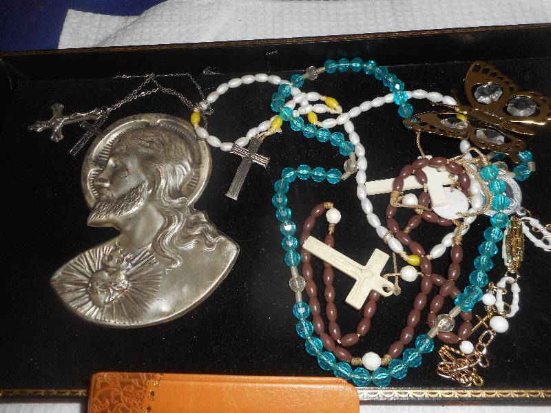 VINTAGE RELIGOUS JEWLERY