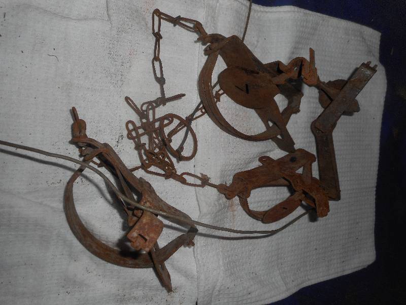 4 ANTIQUE TRAPS