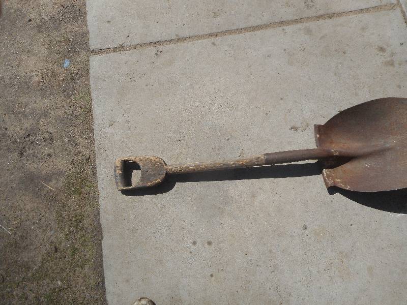 ANTIQUE COLE SHOVEL