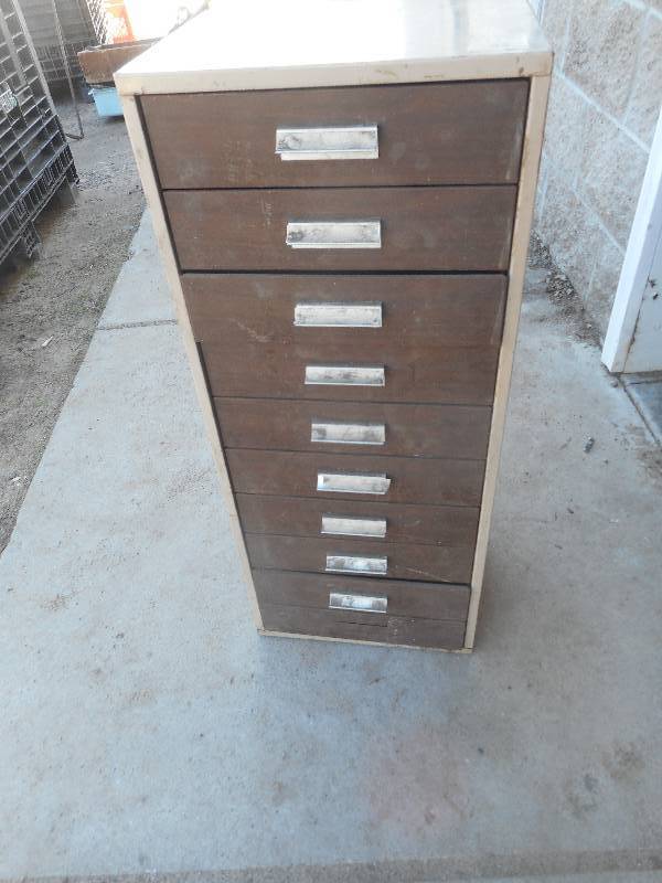 PARTS CABNET