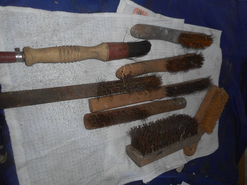 WIRE BRUSHES