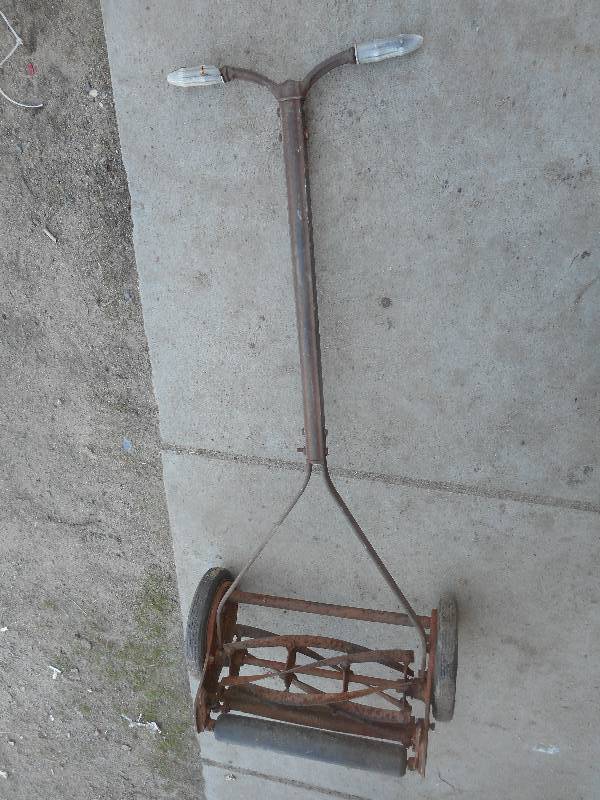 ANTIQUE PUSH MOWER