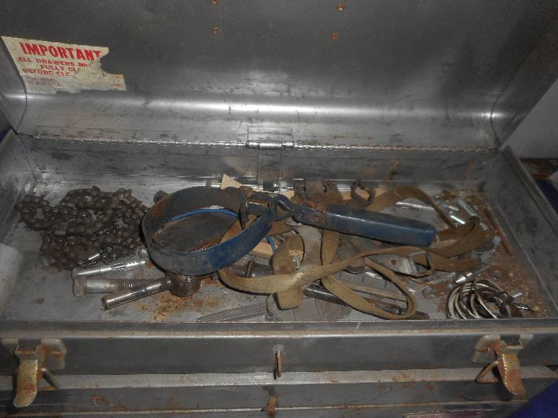 CRAFTSMAN METAL TOOL BOX