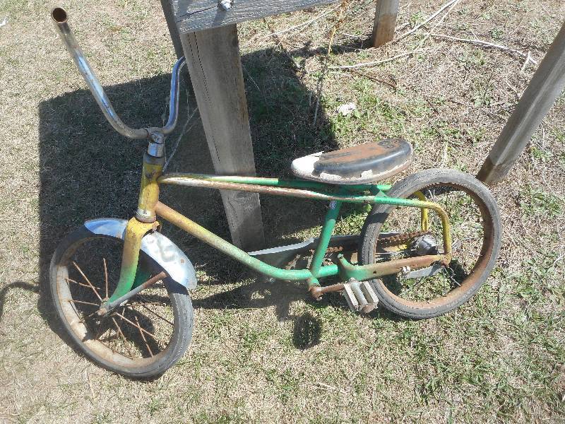 ANTIQUE CHILDS BIKE