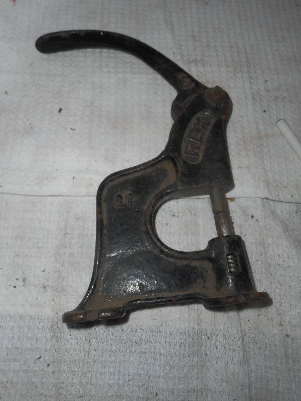 ANTIQUE REX RIVETER