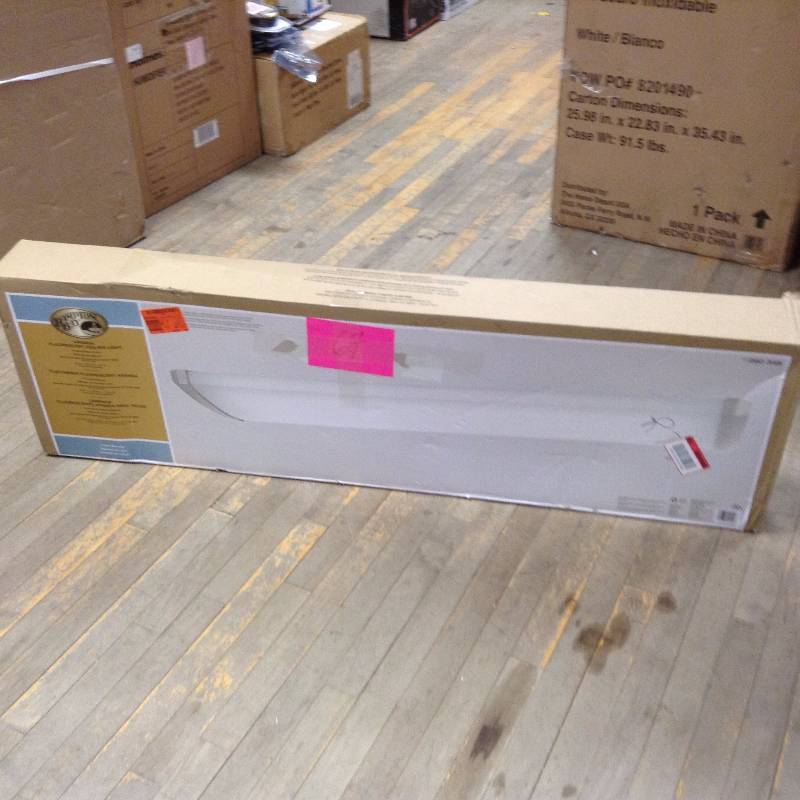 Hampton Bay Regency Fluorescent Light