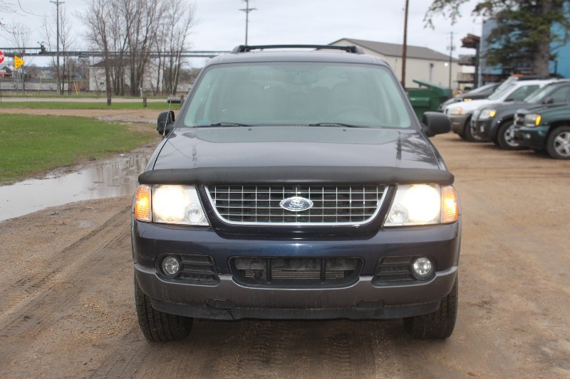 lot 1454 image: 2003 Ford Explorer XLT 4x4 - 2 Owner, 3rd Row Seating