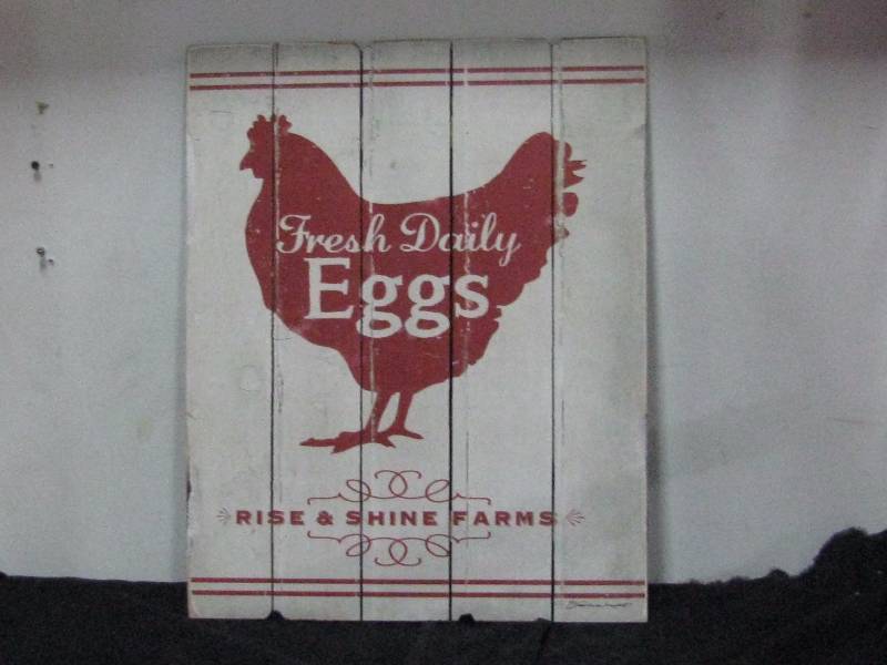 lot 11 image: Wood Fresh Eggs Sign