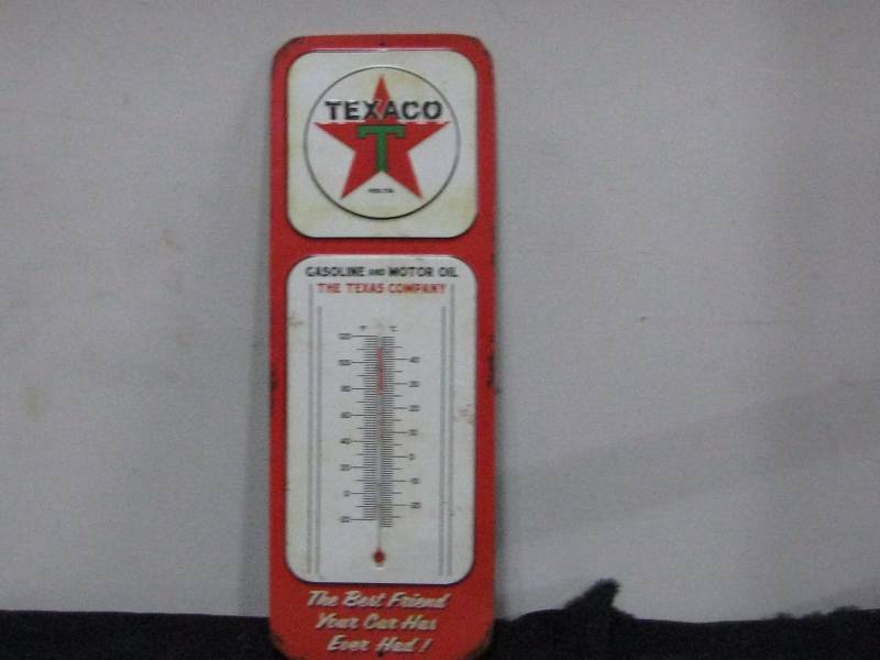 lot 19 image: Texaco Thermometer