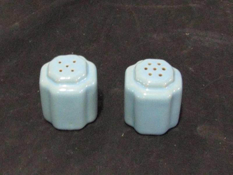 lot 24 image: Rosemeade Pottery Modern SaltPepper Set