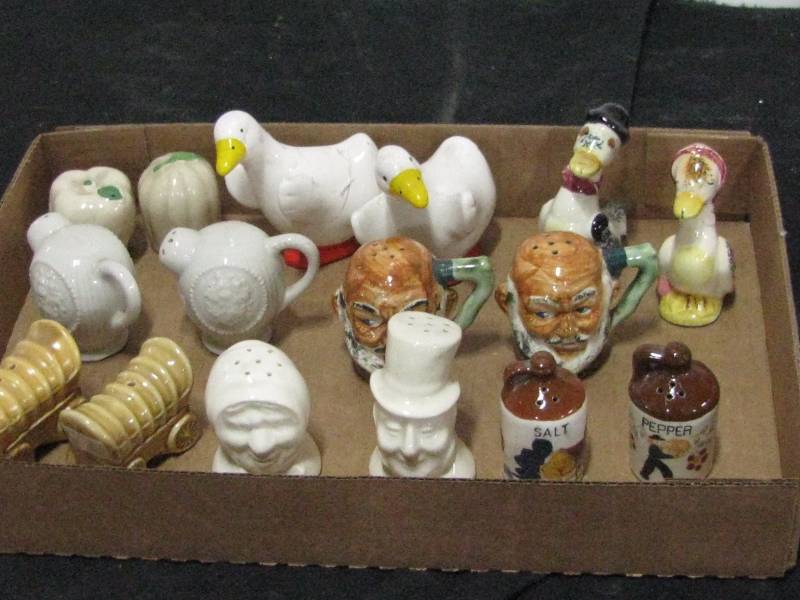 lot 40 image: Salt & Pepper Sets