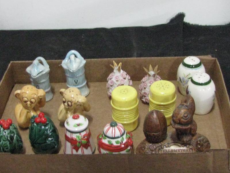 lot 41 image: Salt & Pepper sets