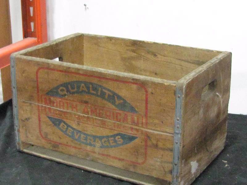 lot 68 image: Wood Crate