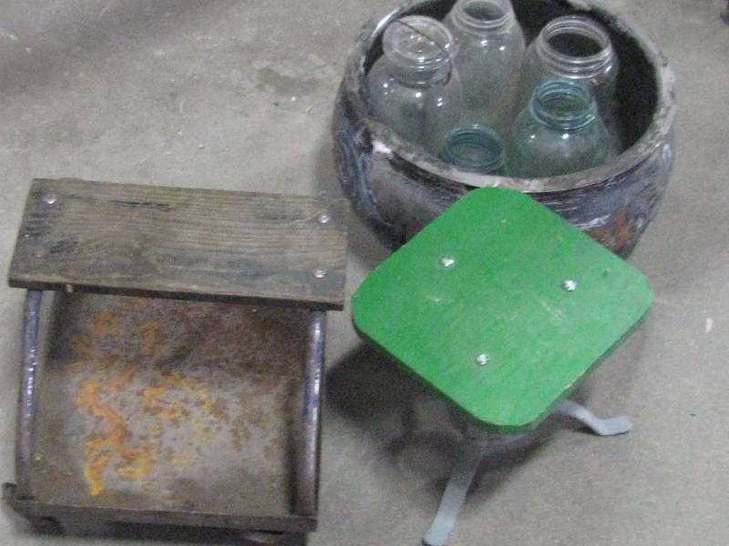 lot 69 image: Stools